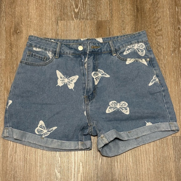 SHEIN Pants - Shein Butterfly Print Rolled Hem Denim Shorts (large) (NWOT)